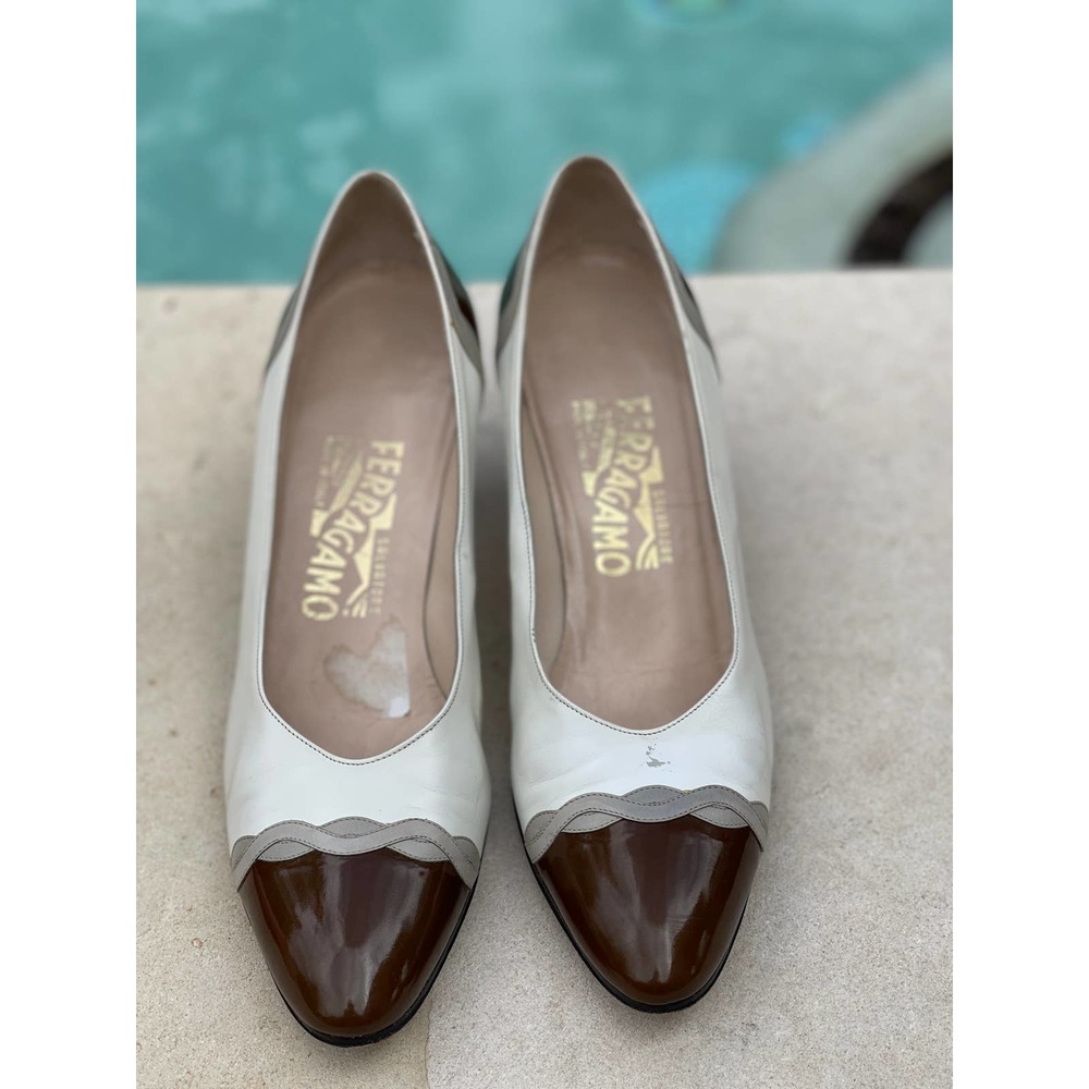 Salvatoree Ferragamo Leather Classic Pumps S/8.5AAA